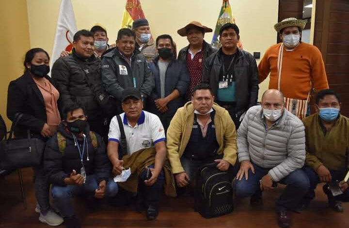 Photo of El Ministro de Aguas se reunió con dirigentes Indígenas «pititas» que coordinaban con Jeanine Añez